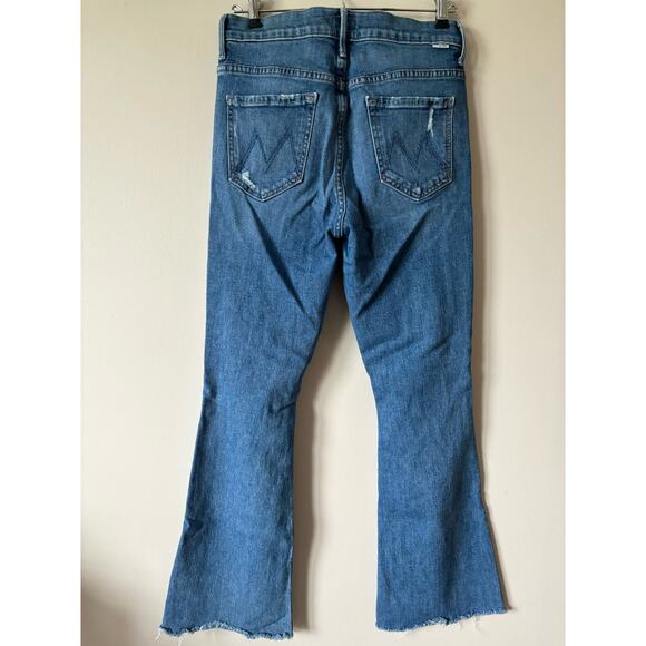 MOTHER The Weekender Fray Jeans Six Packs On Me 28 Flare - Picture 7 of 10